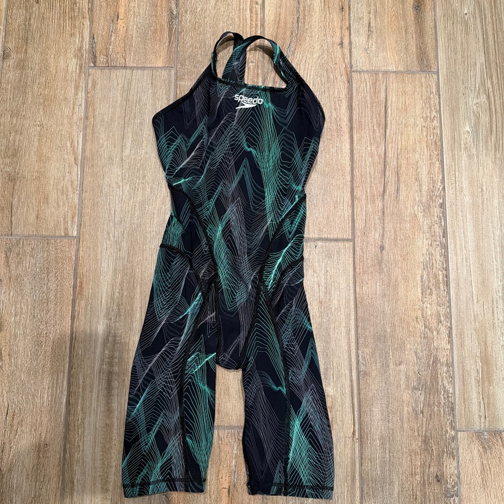 Speedo Vanquisher 12 and Under Tech Suit Size 28